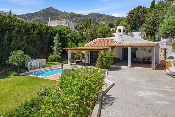4-bedroom freehold villa in Mijas — photo 1 of 5