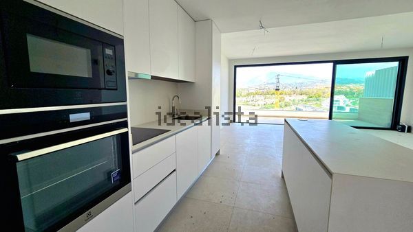 Detached house in Calle Amatista, 7, Nueva Atalaya, Estepona — image 3