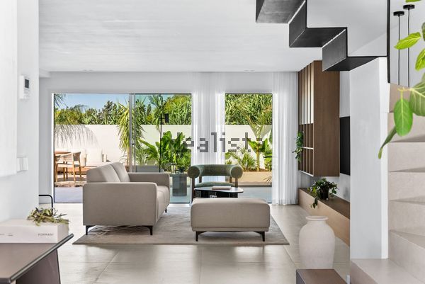 3-bedroom freehold villa in Marbella — photo 3 of 5