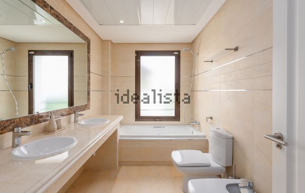 3-bedroom freehold villa in Estepona — photo 5 of 5