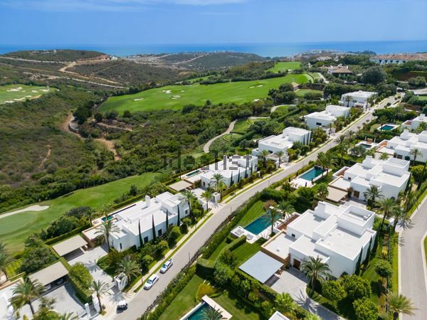 6-bedroom freehold villa in Casares — photo 3 of 5