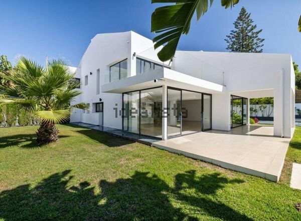 4-bedroom freehold villa in Marbella — photo 5 of 5