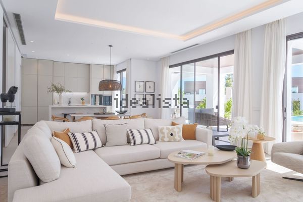 4-bedroom freehold villa in Marbella — photo 3 of 5