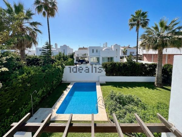 3-bedroom freehold villa in Marbella — photo 2 of 5