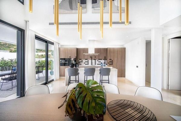 Detached house in Urbanizacion n Andalucia 25d, Las Brisas, Marbella — image 3