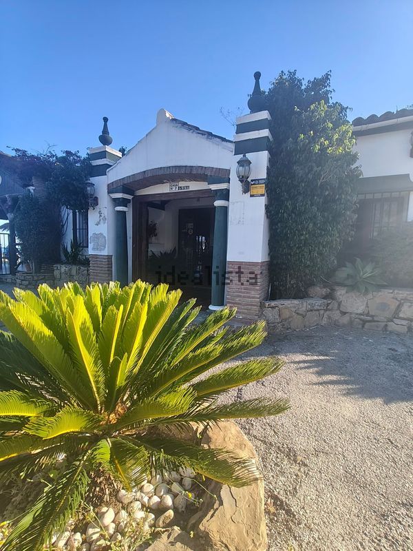 5-bedroom freehold villa in Marbella — photo 1 of 5
