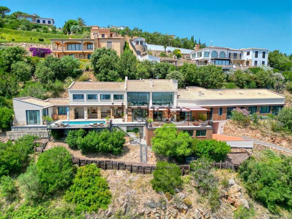 5-bedroom freehold villa in Castell-Platja d'Aro — photo 1 of 5