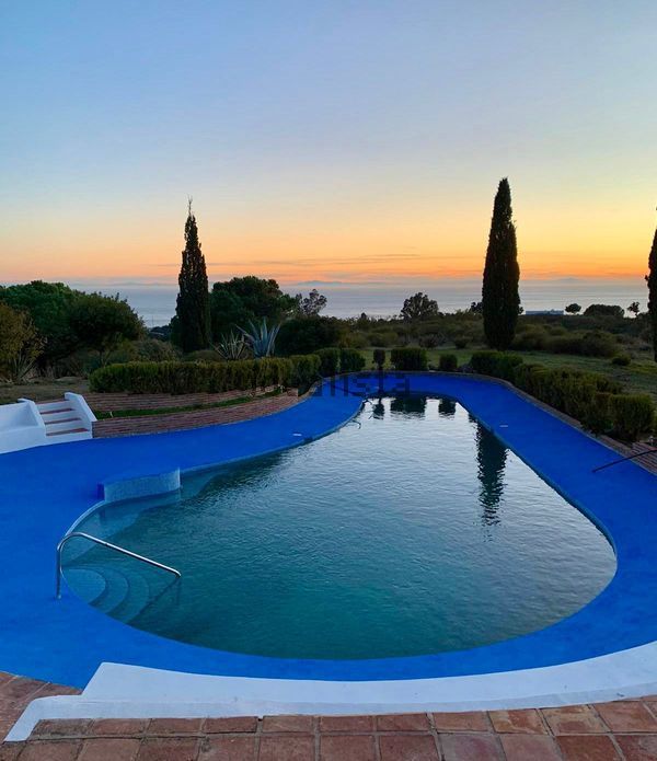 4-bedroom freehold villa in Marbella — photo 1 of 5