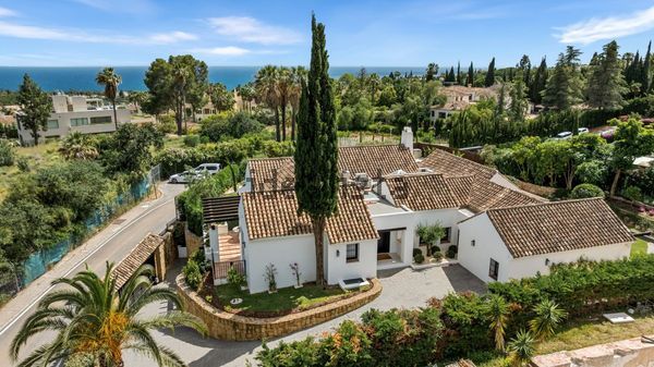 4-bedroom freehold villa in Marbella — photo 2 of 5