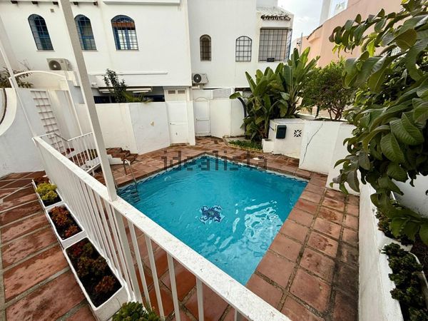 3-bedroom freehold villa in Marbella — photo 1 of 5