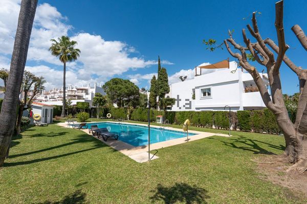 3-bedroom freehold villa in Marbella — photo 3 of 5