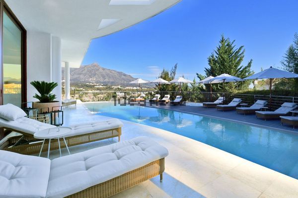 7-bedroom freehold villa in Marbella — photo 1 of 5