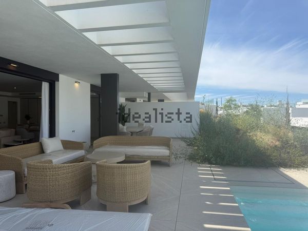 4-bedroom freehold villa in Marbella — photo 1 of 5