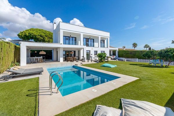 Detached house in Calle Granada, Sitio de Calahonda, Mijas — image 3