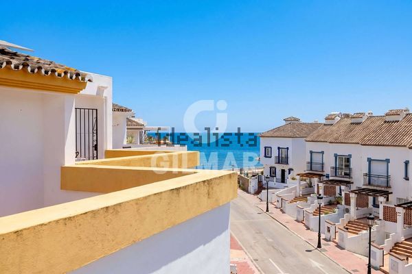 3-bedroom freehold villa in Estepona — photo 3 of 5