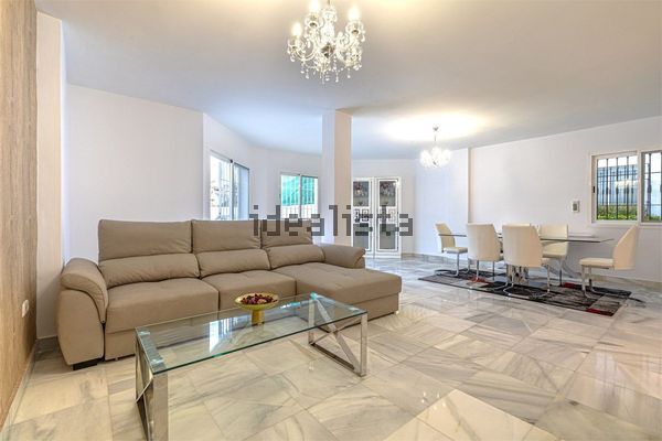 2-bedroom freehold villa in Marbella — photo 2 of 5