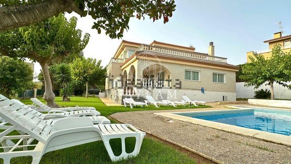 7-bedroom freehold villa in Lloret de Mar — photo 1 of 5