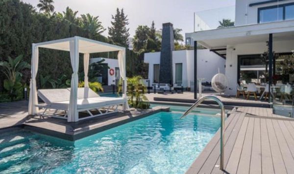 8-bedroom freehold villa in Marbella — photo 4 of 5