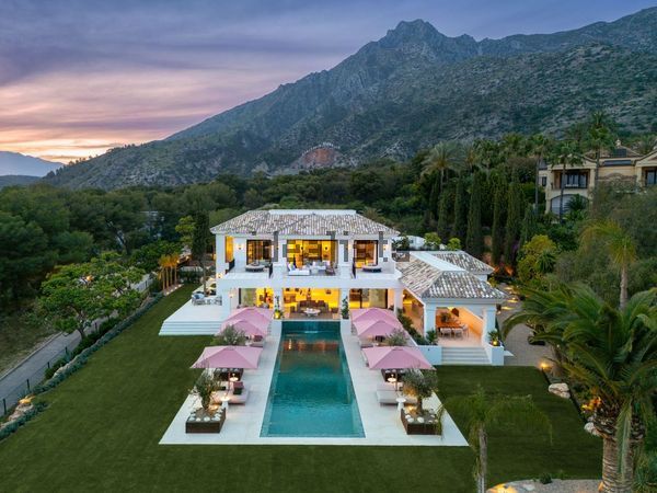 6-bedroom freehold villa in Marbella — photo 1 of 5