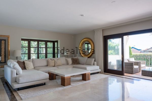 Detached house in Urbanización el Rosario, El Rosario-Ricmar, Marbella — image 3