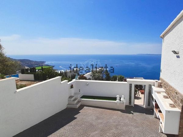 Detached house in Calle Jordi de Sant Jordi, Port Esportiu - Puig Rom - Canyelles, Roses — image 5