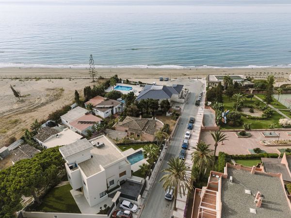 3-bedroom freehold villa in Marbella — photo 2 of 5