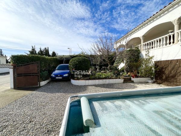 3-bedroom freehold villa in Roses — photo 3 of 5