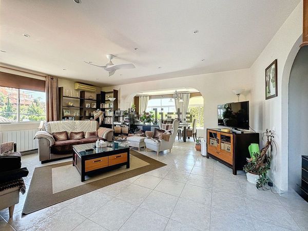 4-bedroom freehold villa in Marbella — photo 3 of 5