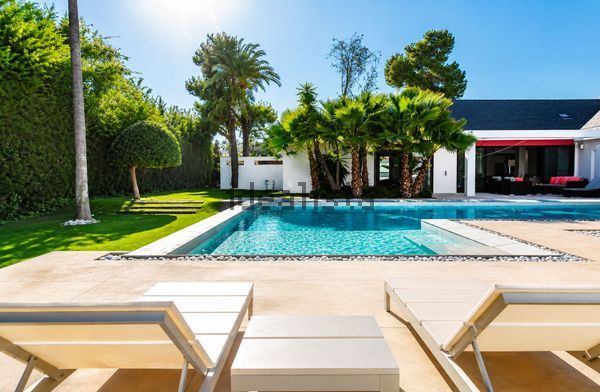 6-bedroom freehold villa in Marbella — photo 3 of 5
