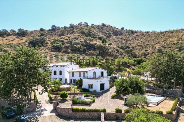 9-bedroom freehold villa in Málaga — photo 3 of 5
