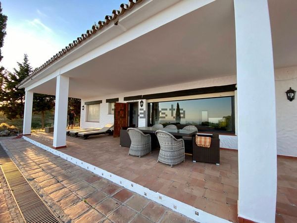 4-bedroom freehold villa in Marbella — photo 2 of 5