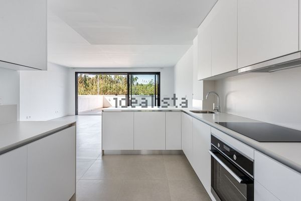 3-bedroom freehold villa in Estepona — photo 2 of 5