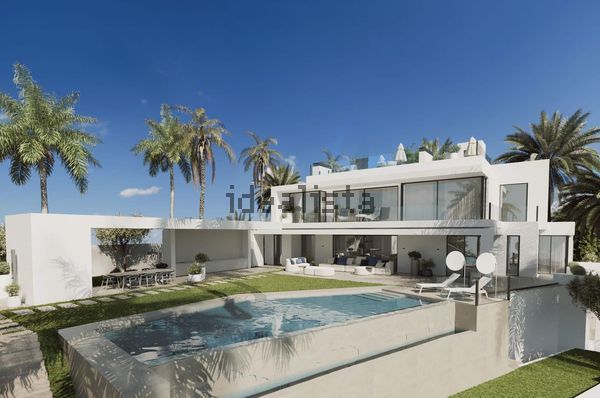 6-bedroom freehold villa in Marbella — photo 1 of 5