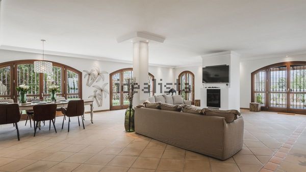 7-bedroom freehold villa in Estepona — photo 5 of 5