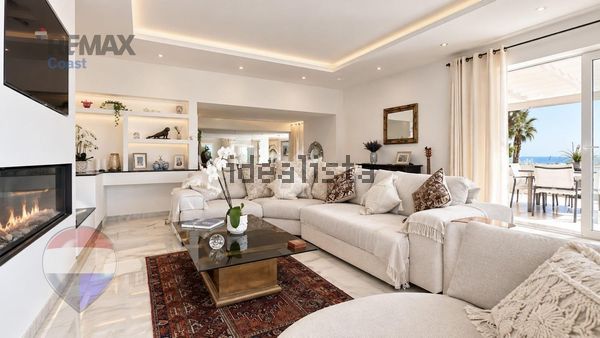 3-bedroom freehold villa in Estepona — photo 3 of 5