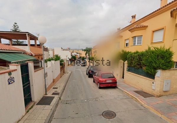 4-bedroom freehold villa in Fuengirola — photo 1 of 5