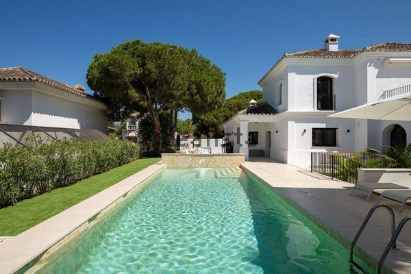 6-bedroom freehold villa in Marbella — photo 1 of 5