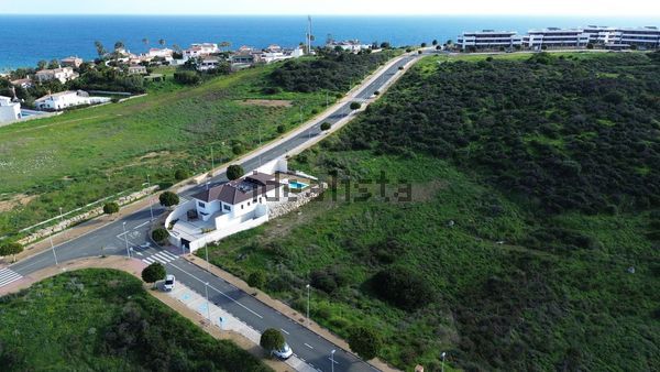 4-bedroom freehold villa in Casares — photo 1 of 5