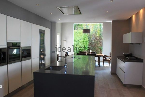 6-bedroom freehold villa in Marbella — photo 5 of 5