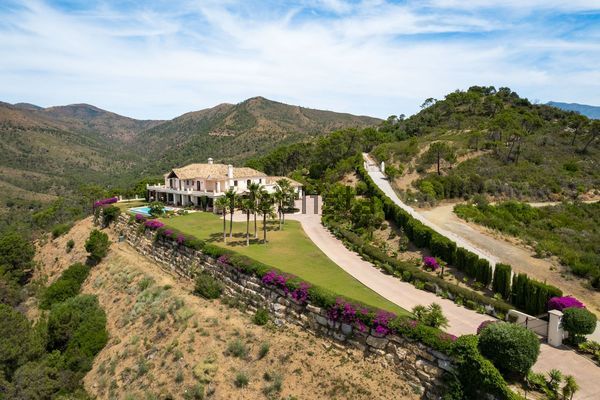 5-bedroom freehold villa in Estepona — photo 3 of 5