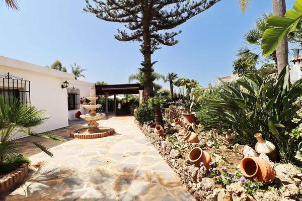 Detached house in Camino de los Madereros, El Rosario-Ricmar, Marbella — image 5