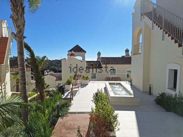 3-bedroom freehold villa in Estepona — photo 3 of 5