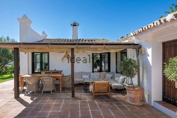 3-bedroom freehold villa in Marbella — photo 3 of 5