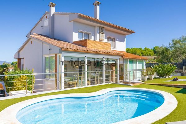 Detached house in Calle Camp dels Pilans, Eixample Residencial, L'Escala — image 4