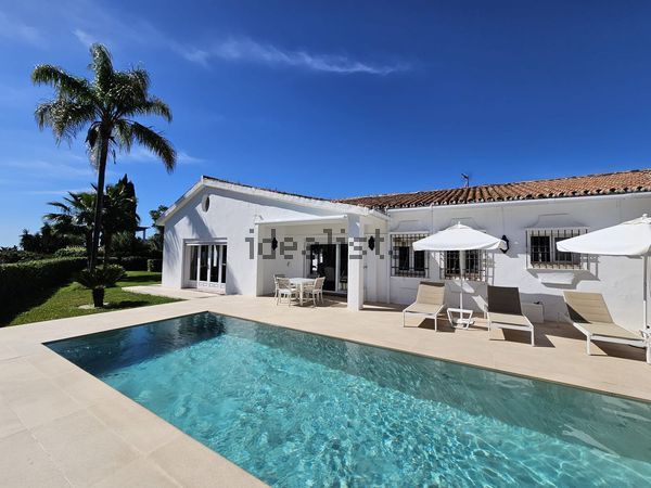 4-bedroom freehold villa in Benahavís — photo 2 of 5