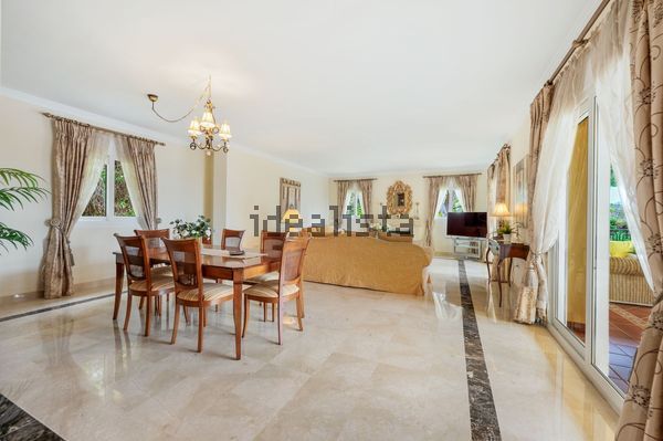 4-bedroom freehold villa in Marbella — photo 5 of 5