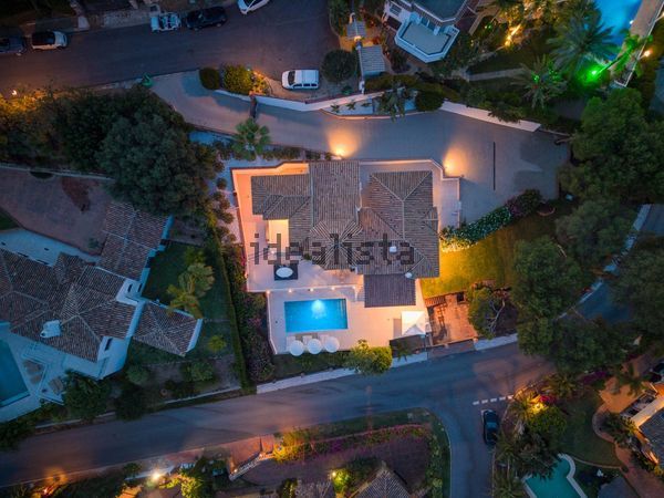 Detached house in Calle El Almendral, 251, Hacienda Las Chapas, Marbella — image 3
