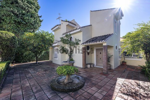3-bedroom freehold villa in Marbella — photo 2 of 5