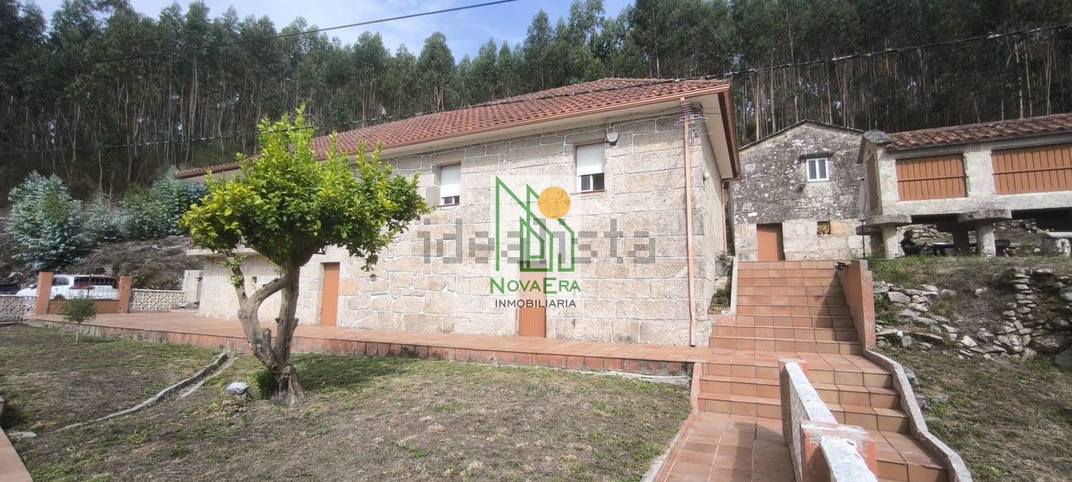 House in Ponte-Caldelas