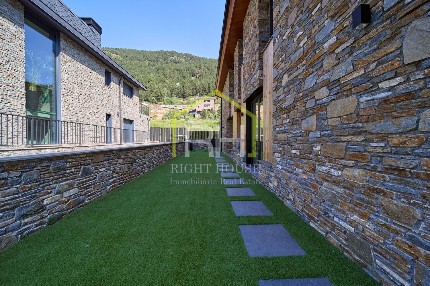 3-bedroom townhouse for sale in Incles, Canillo · 4 of 60